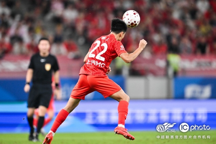 海港主场0-1负泰山，三粒进球被吹后将战重庆