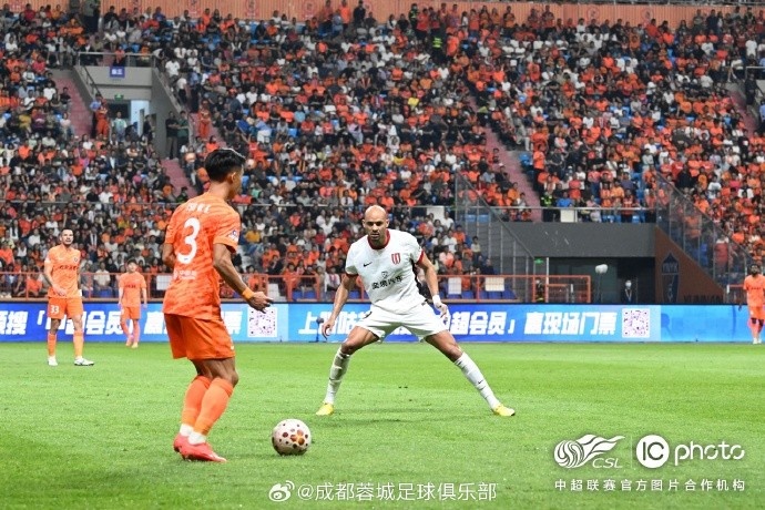 阿洛伊西:定位球再度致命,成都客场吞下失利苦果 阿洛伊西:定位球再度致命,成都客场吞下失利苦果