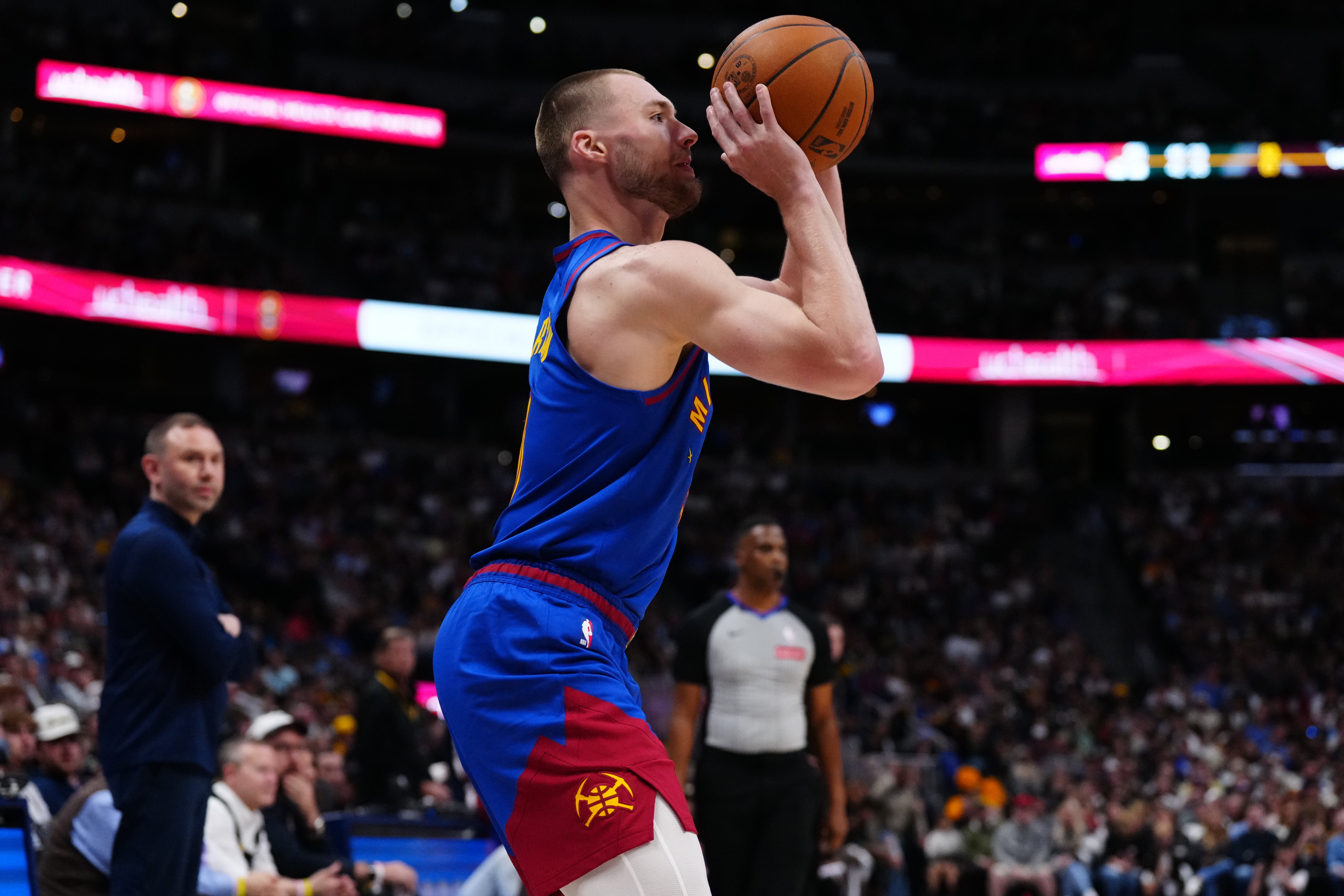 NBA新赛季15大溢价合同：恩比德居首，特雷·杨次之