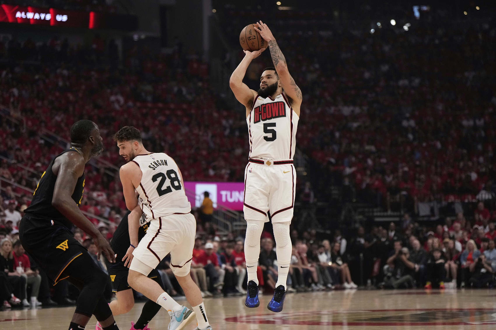 媒体人：赛季初范乔丹或将伤害球队 毕竟他刚经历最差赛季和大伤
