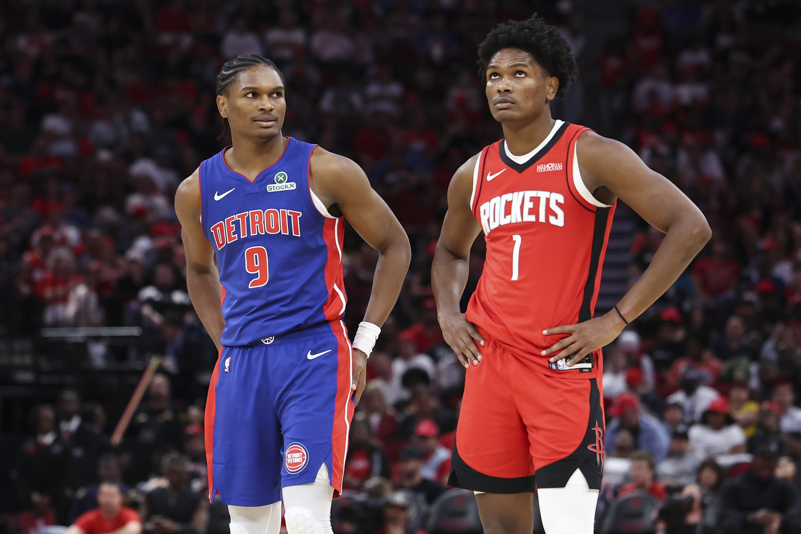 媒体人：火箭&活塞在等对方先报价 阿门的合同压低了奥萨尔的价格