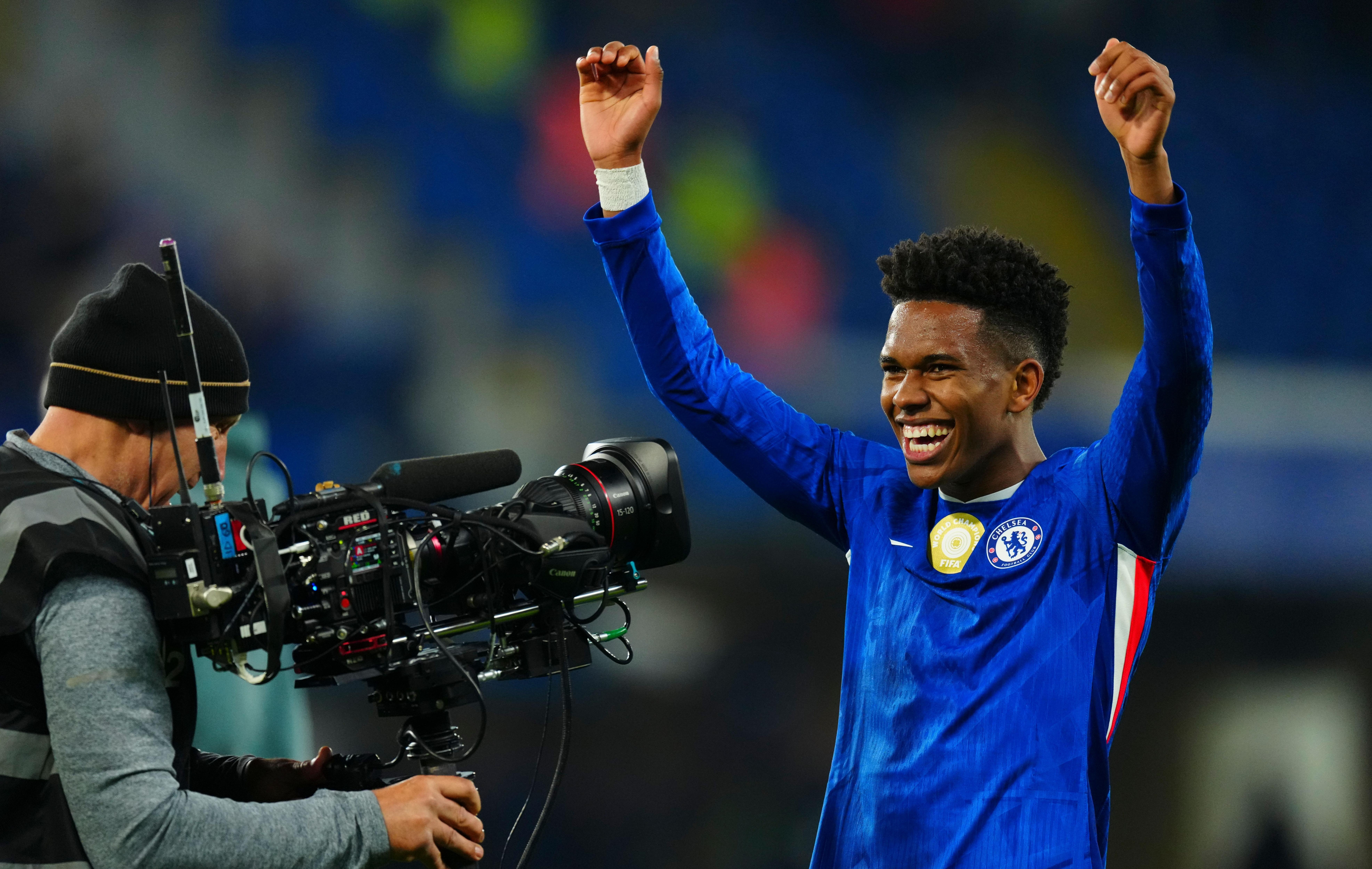 特里：埃斯特旺应获得更多出场时间，未来他能成为顶级巨星